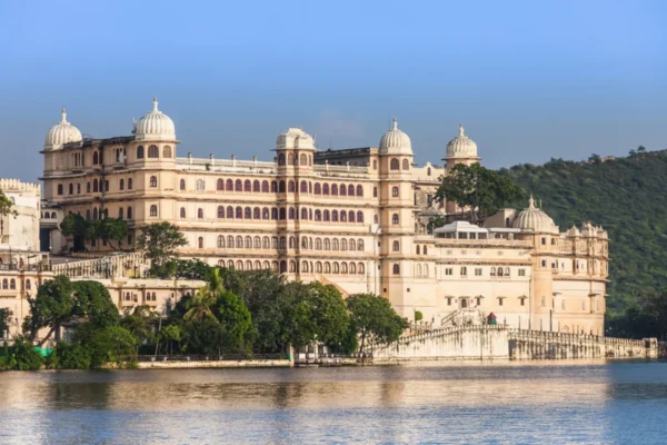 Udaipur Mount Abu Tour Package – Romantic Getaway with Hills & Lakes